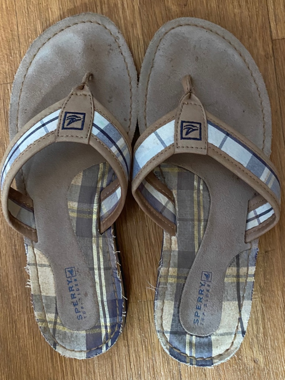 Women’s Sperry Top sider brown suede with navy plaid accents size 8